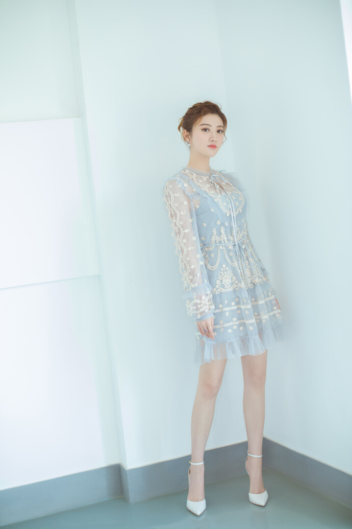 景甜出席韩粉世家hiface品牌发布会