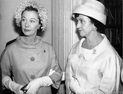 1962, Eva Samano de Lopez
VIVIEN LEIGH with the wife on then Mexican President EVA SAMANO DE LOPEZ MATEO at a reception in Mexico City.