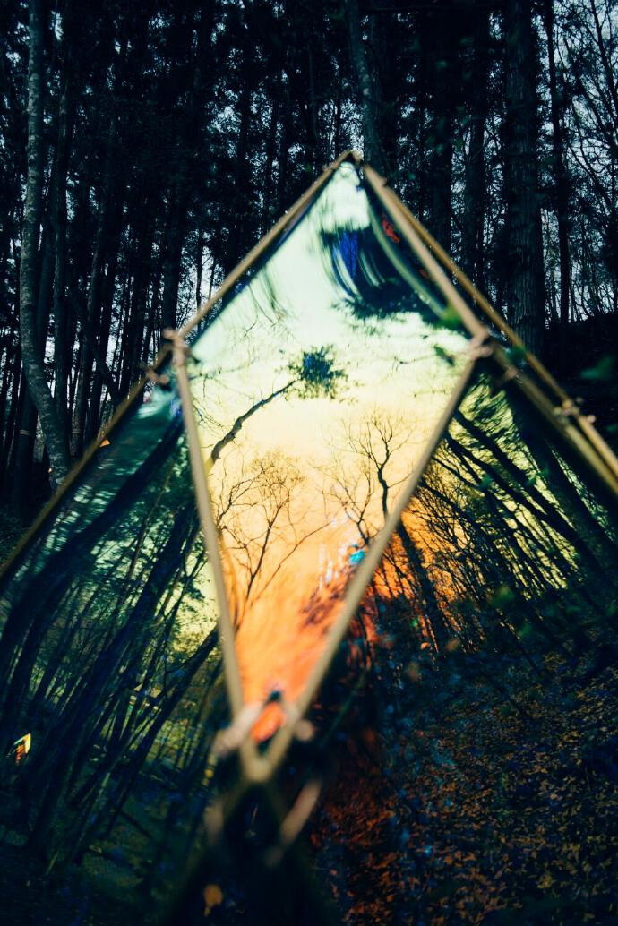 宫泽贤治诞辰120周年纪念灯展│《银河铁道之夜》和《橡子与山猫》的世界，澄澈又斑斓，宛如梦幻， 只有纯粹无私的内心，才能折射出那样的童话世界。 ​​​​