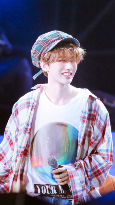 蔡徐坤手绘头像壁纸见面会天天向上