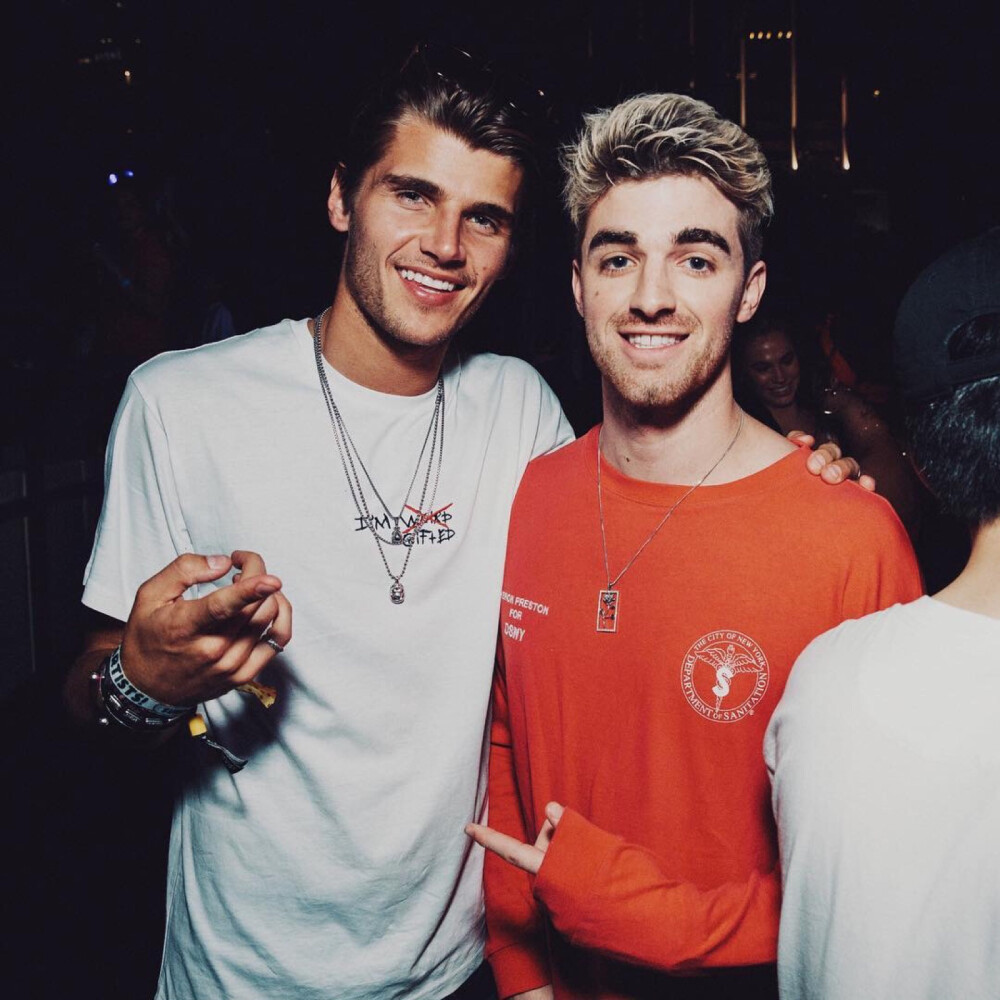 the chainsmokers 烟鬼