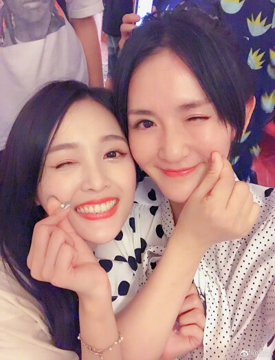 宇宙少女&火箭少女101 成员 吴宣仪/Xuanyi
难道我又我又初恋了？！
这一种feel♡
(*´∀`*)