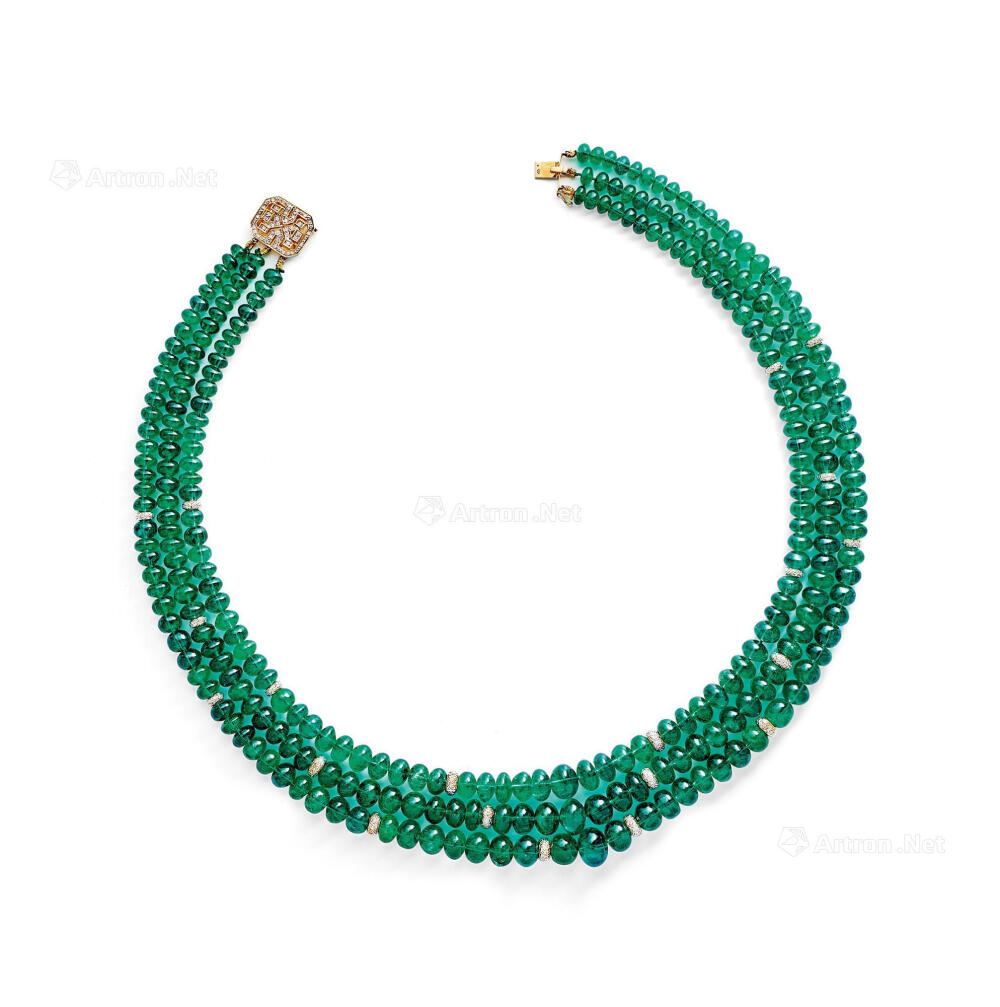 赞比亚天然祖母绿珠链，共重1032克拉，项链长约60cm。2016北京匡时十周年秋季拍卖会珠宝及西洋古董专场