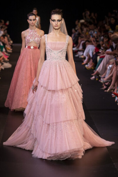 乔治斯·荷拜卡 Georges Hobeika 2018/19秋冬高级定制发布秀 - Paris Couture Fall 2018