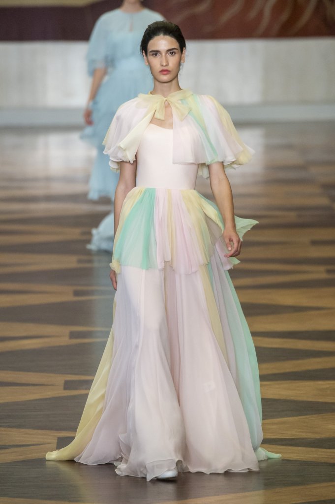 优丽亚娜·瑟吉安科 Ulyana Sergeenko 2018/19秋冬高级定制发布秀 - Paris Couture Fall 2018