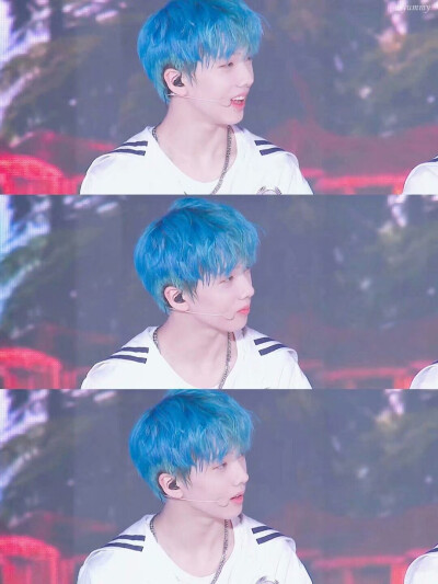 蓝发的星总让我有种陷入恋爱的感觉
©NCT小幸运