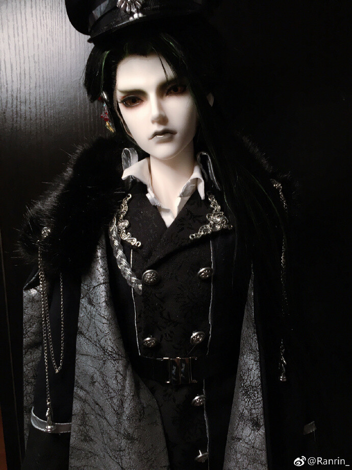 #戮世摩罗##bjd#试新衣服！眼罩仿佛开关，虽然不好戴但是戴上后效果极好！这崽大概就是所谓的电眼逼人了（X ​​​​