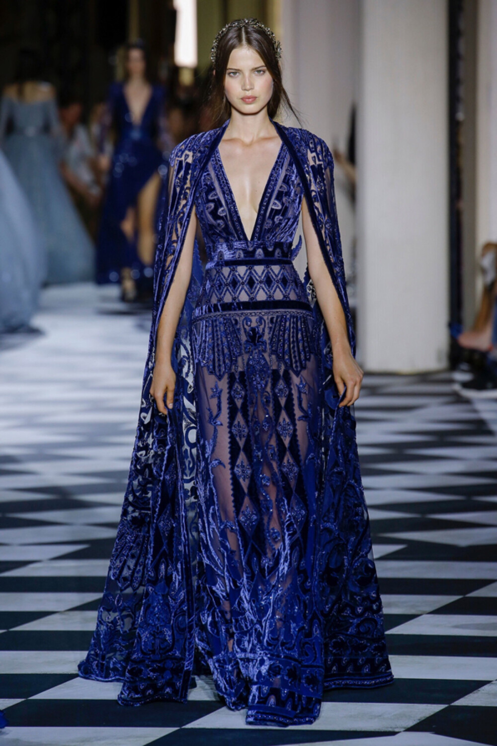 Zuhair Murad（祖海·慕拉）于巴黎高定时装周发布2018秋冬高级定制系列