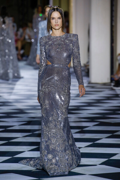 Zuhair Murad（祖海·慕拉）于巴黎高定时装周发布2018秋冬高级定制系列