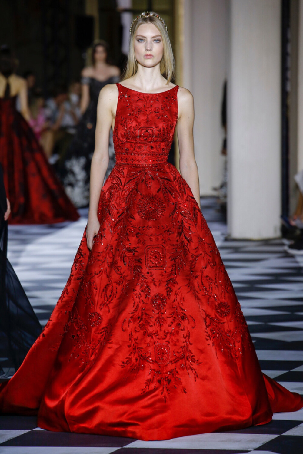 Zuhair Murad（祖?！つ嚼┯诎屠韪叨ㄊ弊爸芊⒉?018秋冬高级定制系列