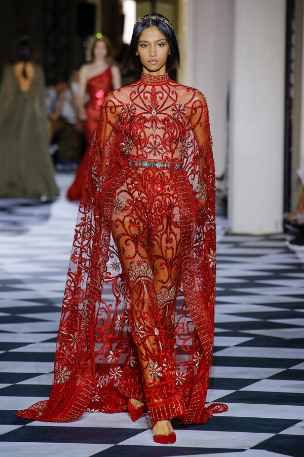 Zuhair Murad（祖海·慕拉）于巴黎高定时装周发布2018秋冬高级定制系列