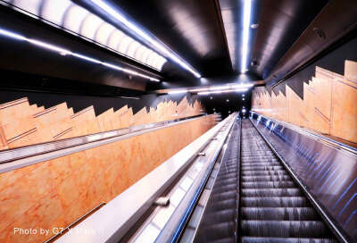 “最美地铁站”是意大利那不勒斯市备受瞩目的艺术佳作之一，它将“光与水”的设计主题贯穿始终，打造了璀璨夺目的星空。第一次使用卡片机拍摄艺术作品还挺不错的，没想到G7 X Mark II 的小机身也可以将画面拍摄的这…