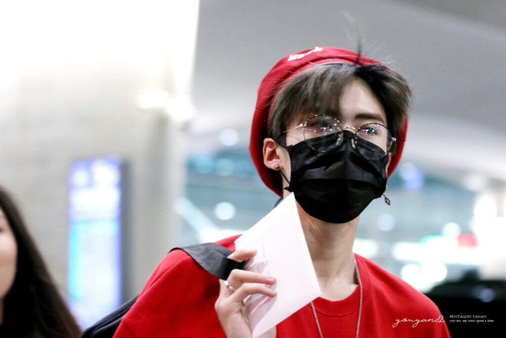 PENTAGON 闫桉（YANAN）