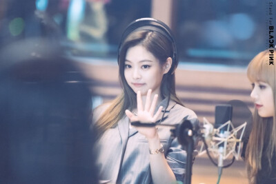 180619 池石镇的两点约会 高清9P
Cr.StandforBP_0808 ????
JENNIE 金智妮