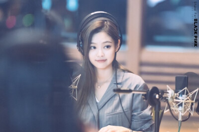 180619 池石镇的两点约会 高清9P
Cr.StandforBP_0808 ????
JENNIE 金智妮