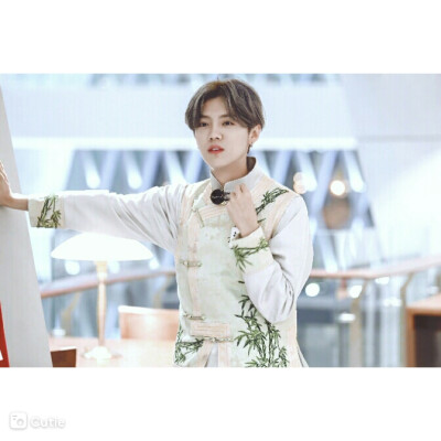 鹿晗，鹿晗白边，鹿晗热血街舞团，欧舒丹，奔跑吧