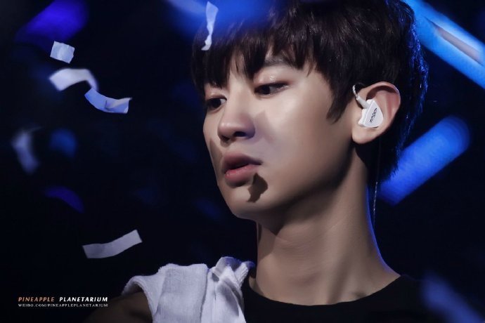 朴灿烈 #朴灿烈阿尔罕布拉宫的回忆# 朴灿烈电脑无水印壁纸@real__pcyyyyy #朴灿烈壁纸# cr logos ​​​​