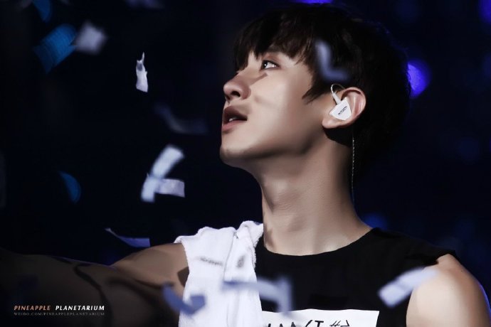 朴灿烈 #朴灿烈阿尔罕布拉宫的回忆# 朴灿烈电脑无水印壁纸@real__pcyyyyy #朴灿烈壁纸# cr logos ​​​​