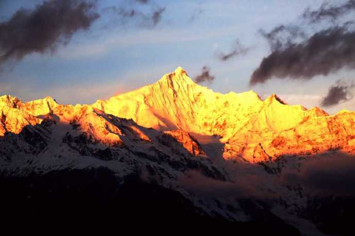 这里是......梅里雪山 via.七个七的七个旅行 ????