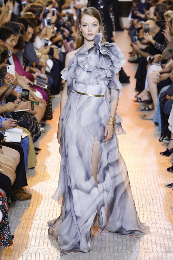 著名黎巴嫩设计师品牌 elie saab 2018 秋冬高级定制 本季设计师再次