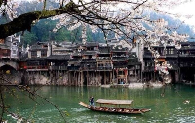 等，一城烟雨；渡，一世情缘。——沈从文 ​