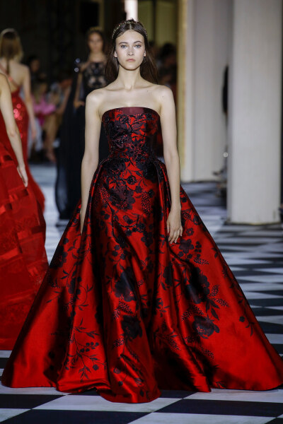 Zuhair Murad（祖海.慕拉）2018秋冬巴黎高级定制系列