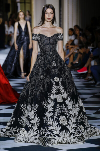 Zuhair Murad（祖海.慕拉）2018秋冬巴黎高级定制系列