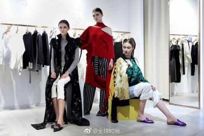 据说这两天北京时尚圈都在刷CACHET：第六家核心大店，现场Fashion Presentation表演，设计师大咖助阵……其实应该多看看现场展示的秋冬季的部分产品！这一季的主题，老实说，真心很奈斯！@CACHET ​