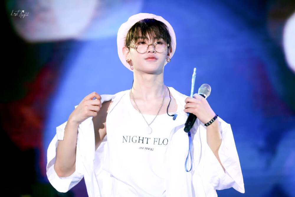 黄明昊justin贾富贵图cr水印