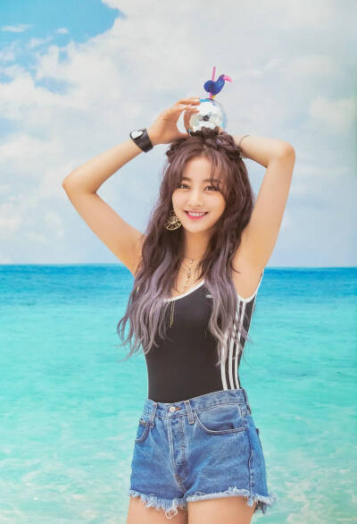 朴志效 Jihyo
TWICE成员