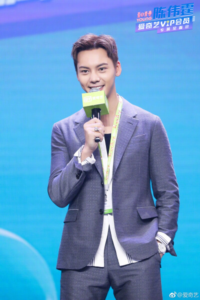 【陈伟霆 William Chan 爱奇艺VIP会员代言人】180713 爱奇艺VIP会员专属见面会 2335 x 3500 px (图源: 微博@爱奇艺 weibo.com/1731986465/GpLZcy6B0)