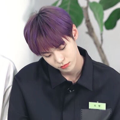 金道英
nct vapp 截图 紫发