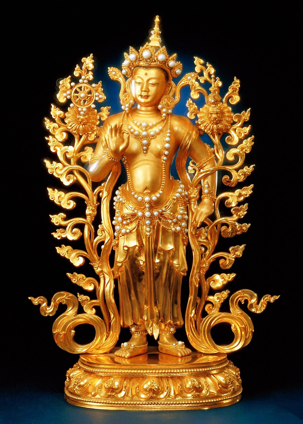 清顺治铜鎏金嵌珠立佛故宫博物院藏