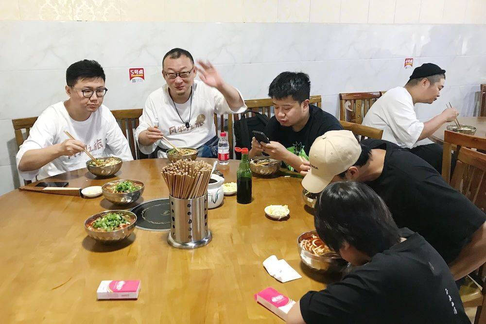 旅行中的吃货
『王昱珩女儿王一雯』