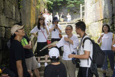 自然风物
『王昱珩女儿王一雯』