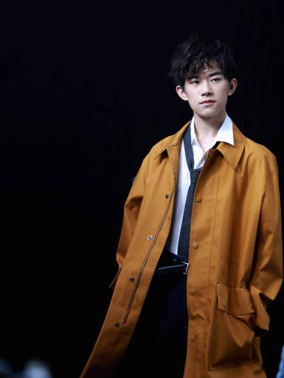 #易烊千玺 #tfboys 时装杂志LOFFICIEL 高清 帅气