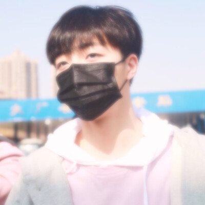 陈立农头像 拿图点赞