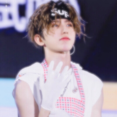 蔡徐坤头像 拿图点赞