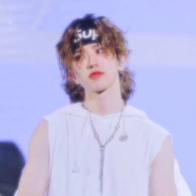 蔡徐坤头像 拿图点赞