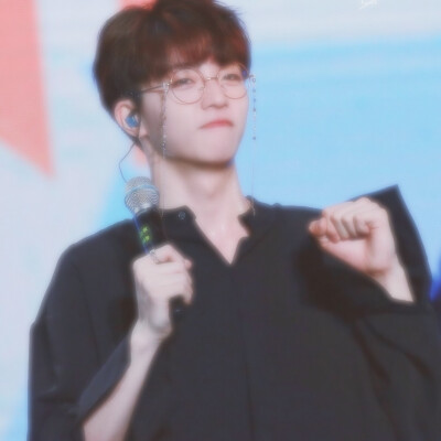 陈立农头像 拿图点赞