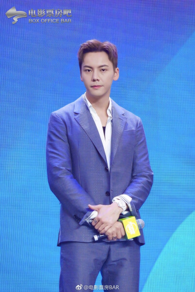 【陈伟霆 William Chan 爱奇艺VIP会员代言人】180713 爱奇艺VIP会员专属见面会 1111 x 1665 px (图源: 微博@电影票房BAR weibo.com/3348078992/GpLGU7WBJ) 