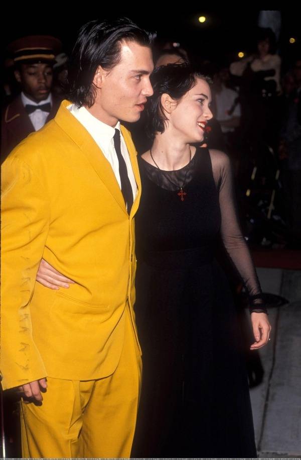 Johnny Depp and Winona Ryder, 1990 ​​​转自weibo@逆翾