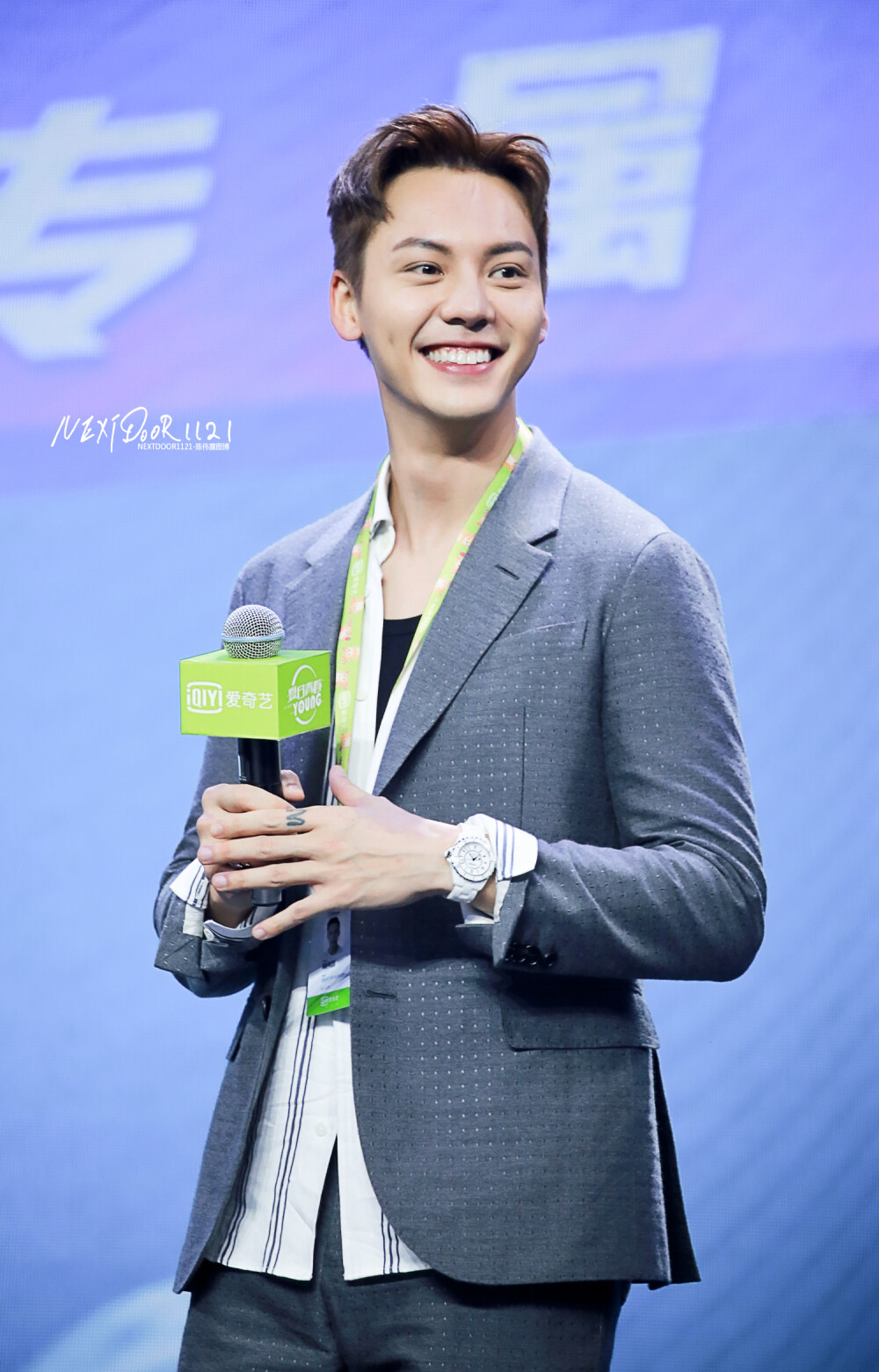 【陈伟霆 William Chan 爱奇艺VIP会员代言人】180713 爱奇艺VIP会员专属见面会 1500 x 2341 px (图源: 微博@NEXTDOOR1121_陈伟霆图博 weibo.com/5489552365/GpV6bm04g) 