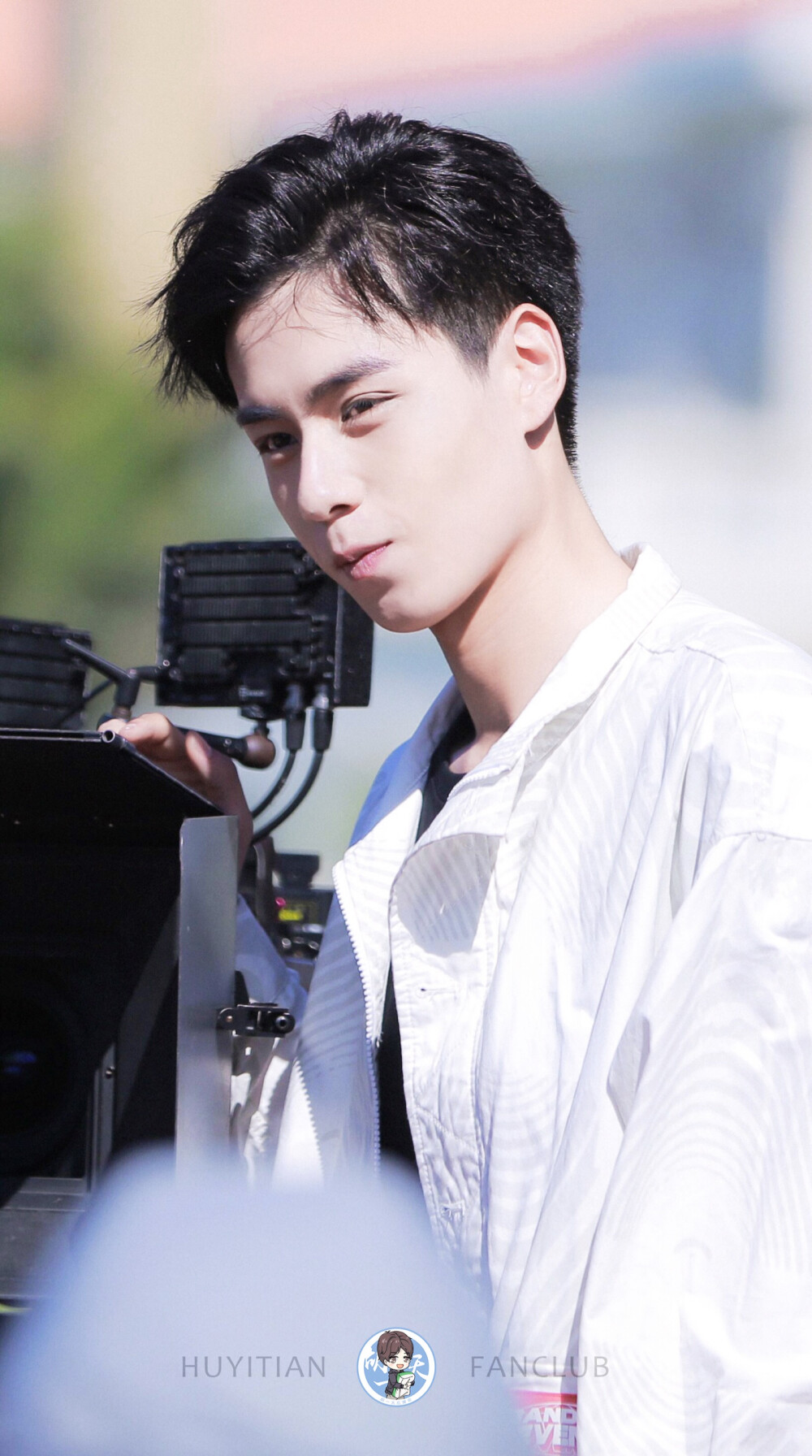 7.15日胡一天新剧《青春须早为》上海开机