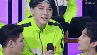 偶像练习生 范丞丞 黄明昊
#皇权富贵#
“范丞丞，我好爱你啊 ”
“丞丞才不会挤我”
“说什么皇权富贵”
“不想遇到Justin”