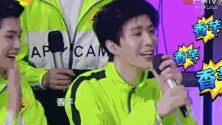 偶像练习生 范丞丞 黄明昊
#皇权富贵#
“范丞丞，我好爱你啊 ”
“丞丞才不会挤我”
“说什么皇权富贵”
“不想遇到Justin”