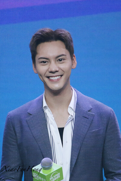 【陈伟霆 William Chan 爱奇艺VIP会员代言人】180713 爱奇艺VIP会员专属见面会 1000 x 1500 px (图源: 微博@港城长腿兔饲养员小粉红 weibo.com/1393560551/GpMUvcqgh) 