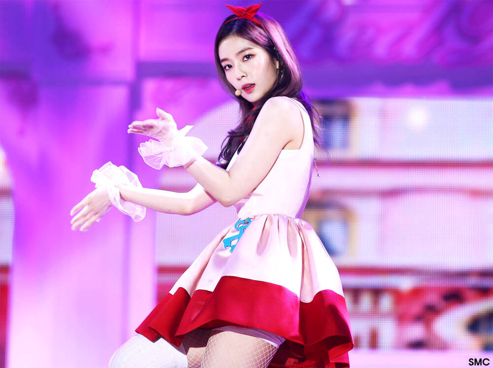 写你名字可真难,倒不是笔画繁琐,只是写你名字时得蘸上四分春风,三分