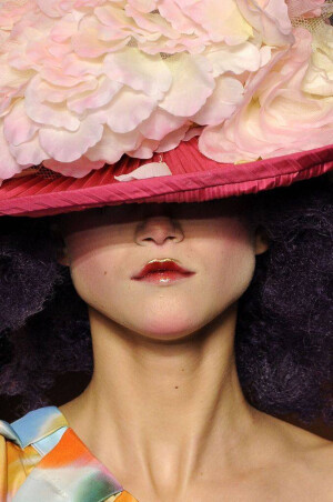 John Galliano S/S 2009 ​经典妆容