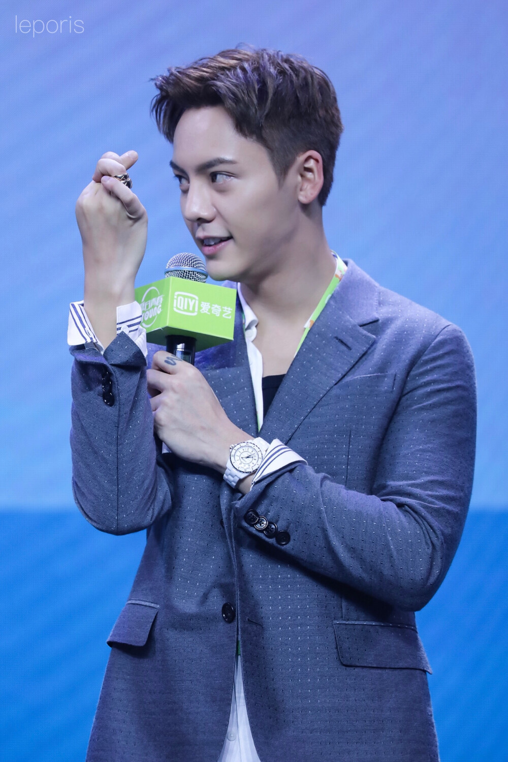 【陈伟霆 William Chan 爱奇艺VIP会员代言人】180713 爱奇艺VIP会员专属见面会 1705 x 2555 px (图源: 微博@天兔_Leporis陈伟霆图博 weibo.com/3749568271/GpUEF9Gua) 